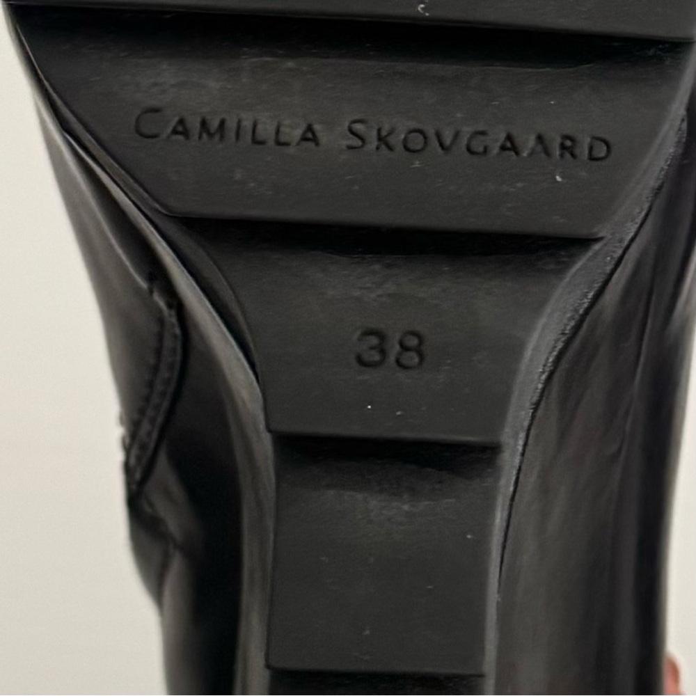 Camilla Skovgaard Saw Sole Black Leather Wedge
Ankle Booties Size 8 - Picture 10 of 12